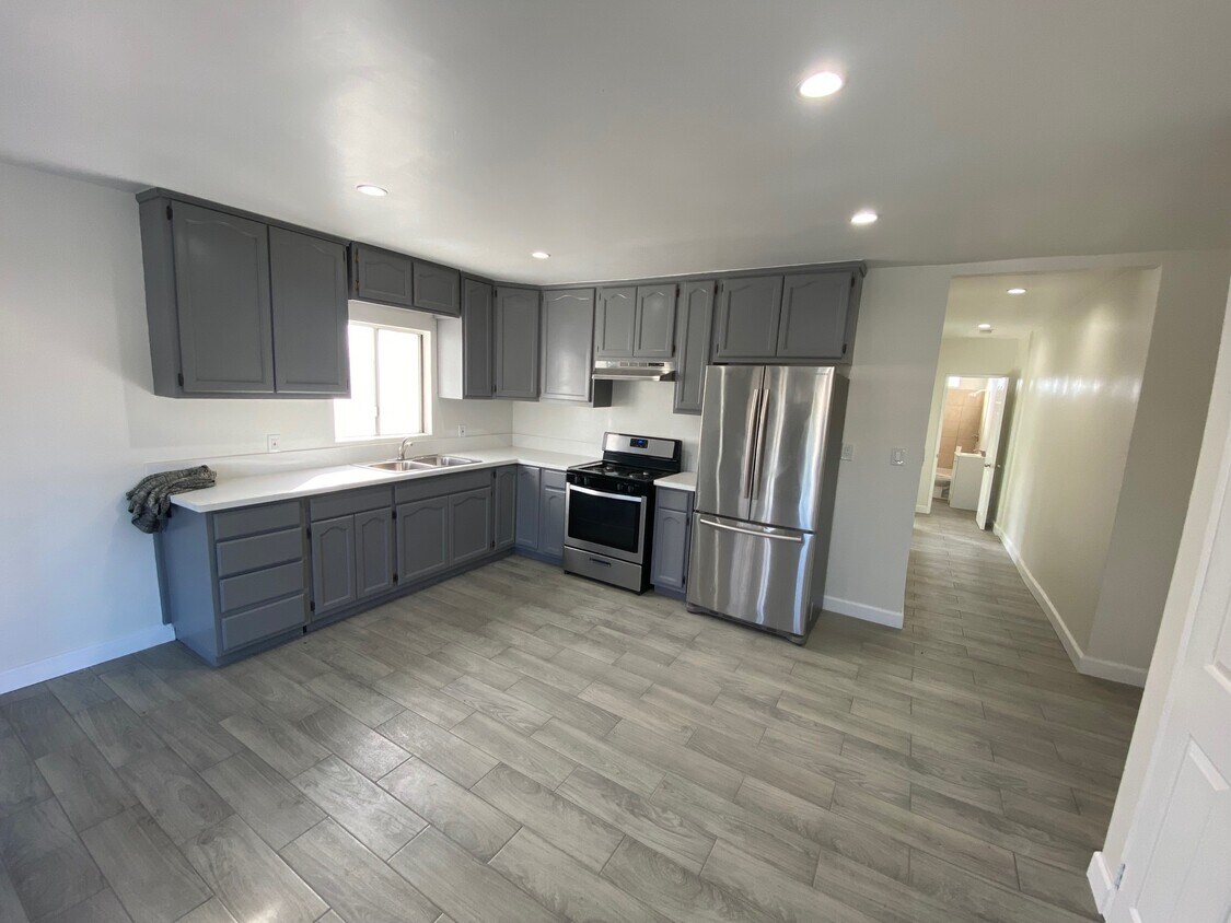 Foto principal - 5905 Bonsallo Ave