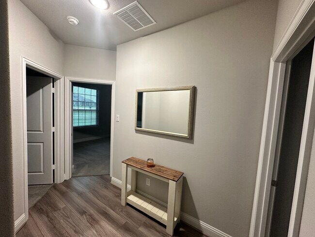 Building Photo - 6504 Theale Ct