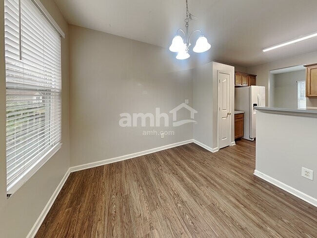 Foto del edificio - 421 Matfield Ct