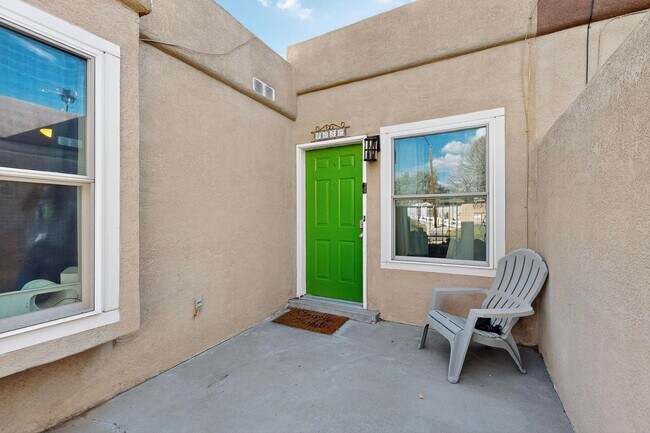 Foto del edificio - NE 2 Bedroom 2 Bath with Garage