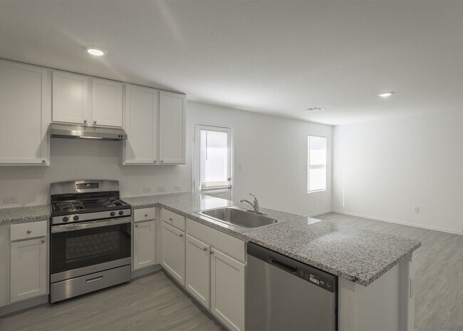 Foto del edificio - 3-Bed, 2-Bath Haven in a Top-Rated School ...