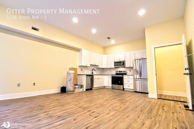 Foto del edificio - 1728 Ridge Ave