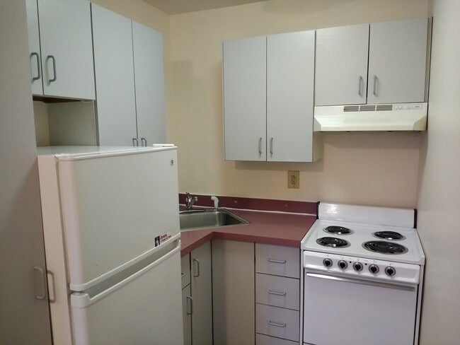 Foto del edificio - 3025 Commercial Ave