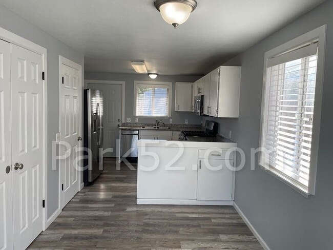 Foto del edificio - 3 bedroom 1.5 Bathroom Rambler in Tacoma!