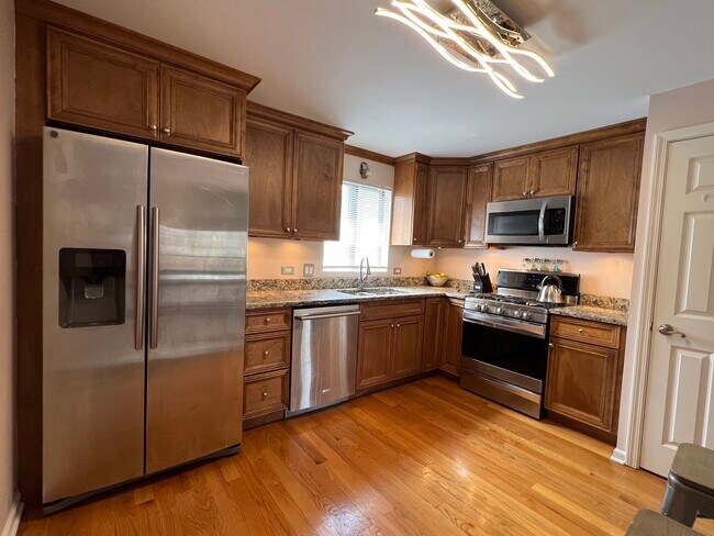 Foto del edificio - 6010 Lake Bluff Dr