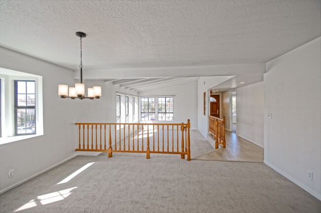 Building Photo - VERY BRIGHT & AIRY, 2050 SQ FT HOME W/ TON...