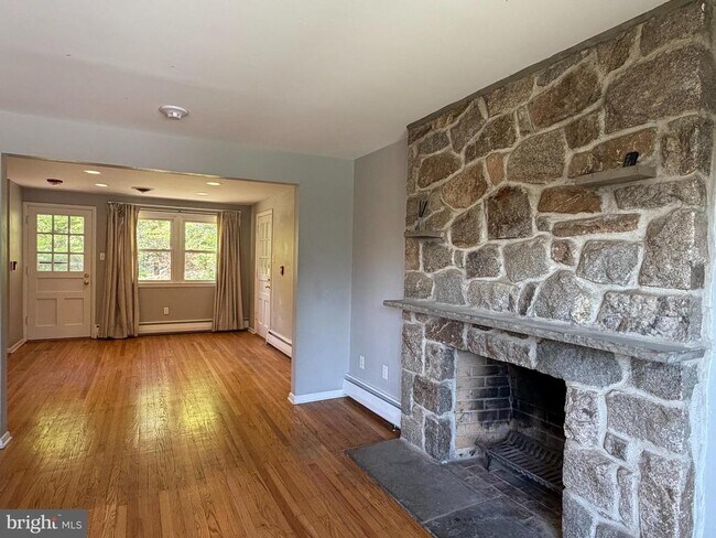 Foto del edificio - 319 Meetinghouse Ln