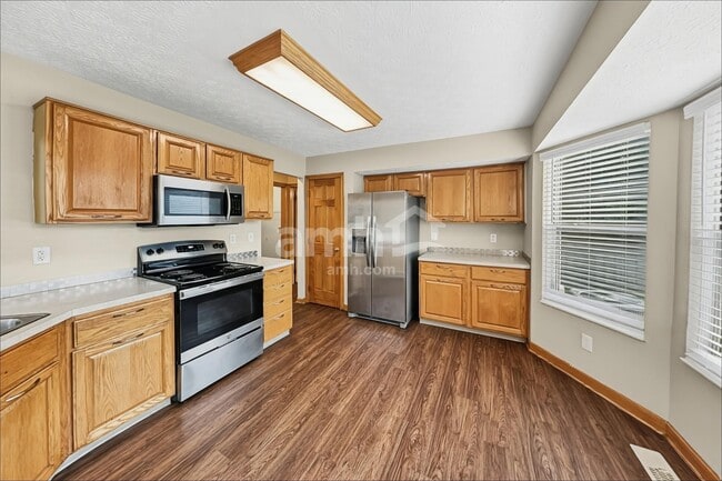 Building Photo - 808 Gascony Dr