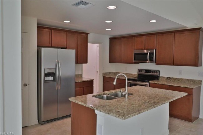 Building Photo - 14390 Hampton Lake Ct