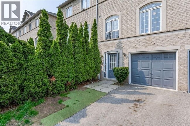 Building Photo - 2367 Sutton Dr