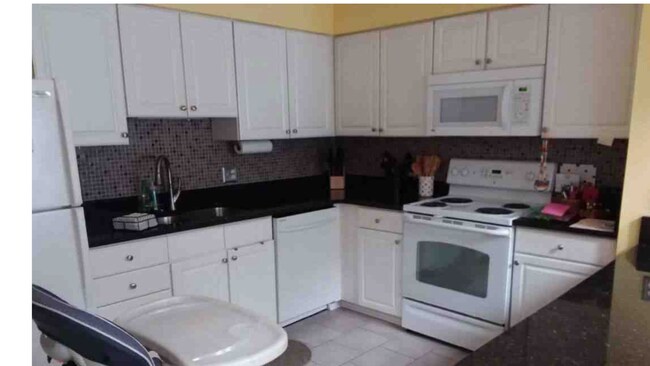 Building Photo - 2758 Hunters Point Dr