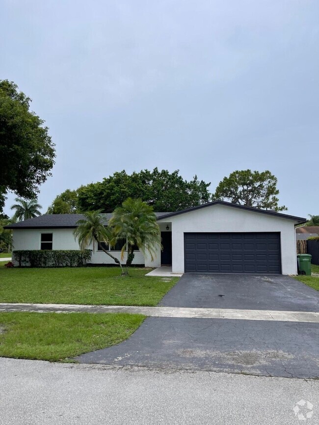 Building Photo - 5114 NW 27th Ct