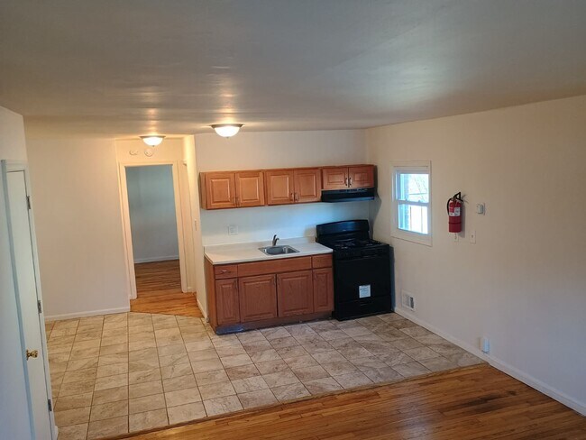 Foto del edificio - 37 Reservoir Ave