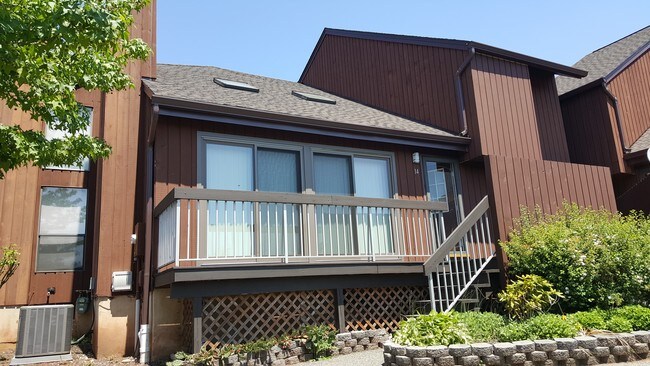 Building Photo - 4014 Bloomingdale Dr