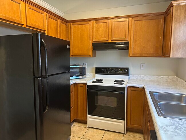 Foto del edificio - 1325 Trent Blvd