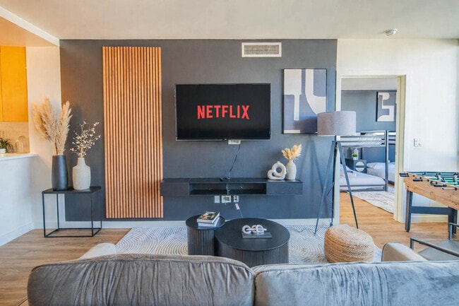 Building Photo - 44 W Monroe St