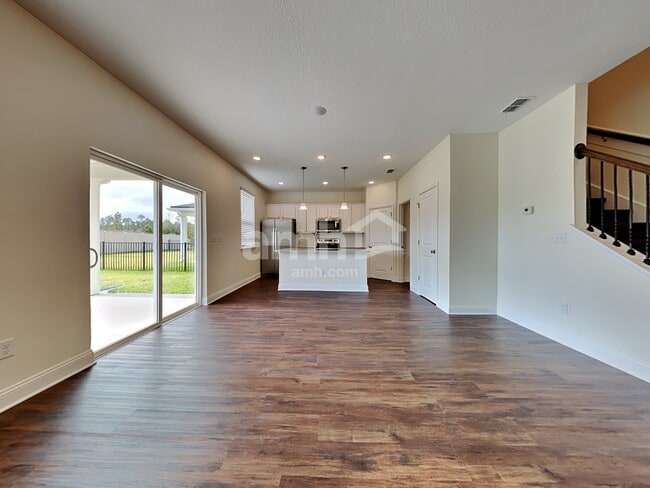 Building Photo - 425 Onate Circle