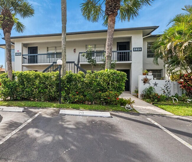 Building Photo - 5826 Areca Palm Ct