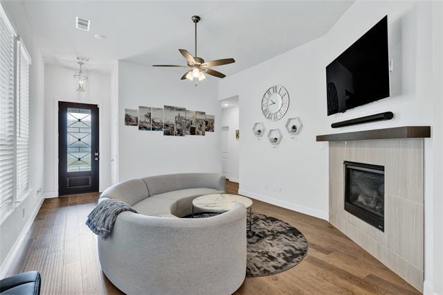 Building Photo - 8157 Mdw Vly Dr