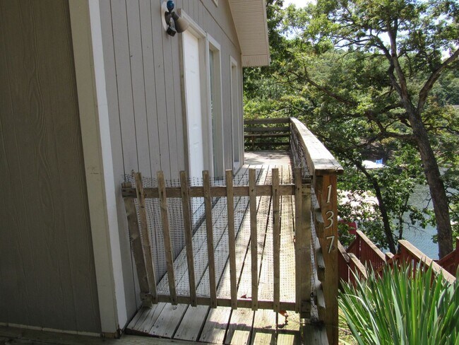 Foto del edificio - 2 bedroom lakefront house in Lake Ozark