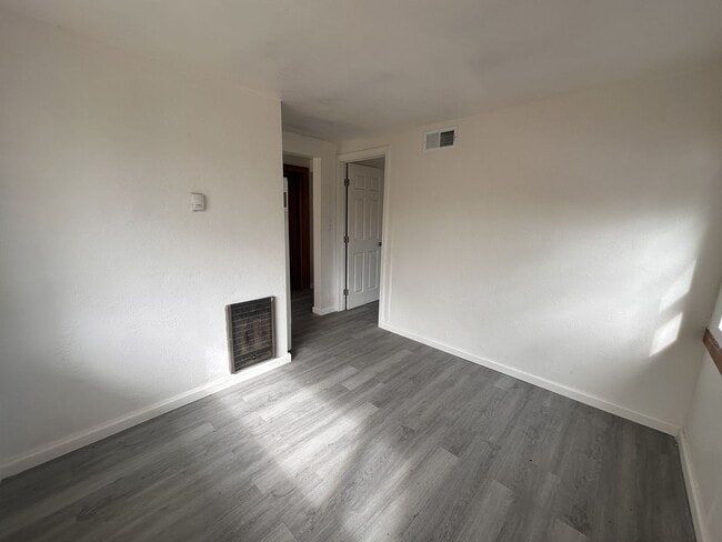 Foto del edificio - 2 bedroom, 1 bathroom House