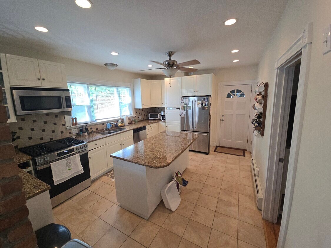 Foto principal - 146 Hillside Rd