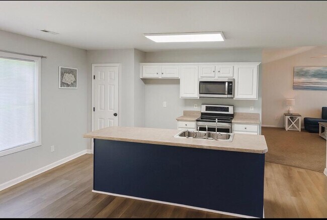Building Photo - 117 Willowbend Dr