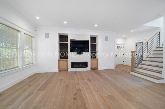 Foto del edificio - Stunning Fully Remodeled Mill Valley Charm...