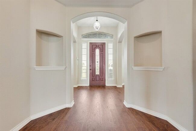 Building Photo - 10044 Dorsett Dr