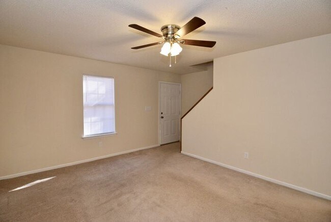 Building Photo - 2 Bed/1.5 Bath North Augusta Townhome