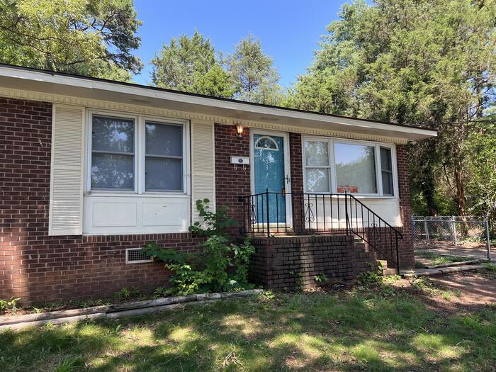 Primary Photo - AVAILABLE 1/1/2025: 3 Bedroom home with la...