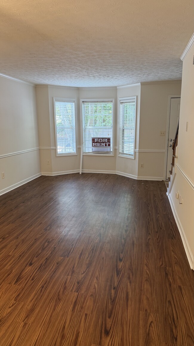 Building Photo - 145 Sleepy Creek Dr