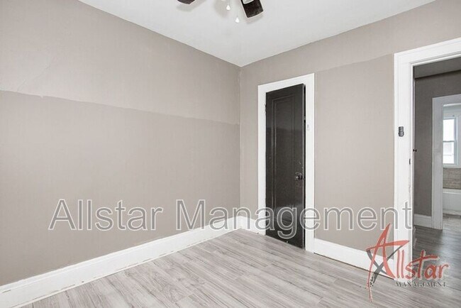 Building Photo - 3820 E 142nd St