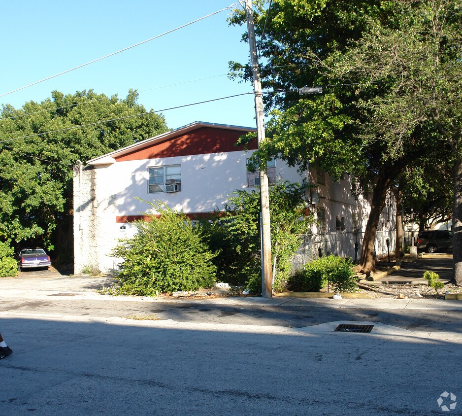 Building Photo - 749 NW 61st St