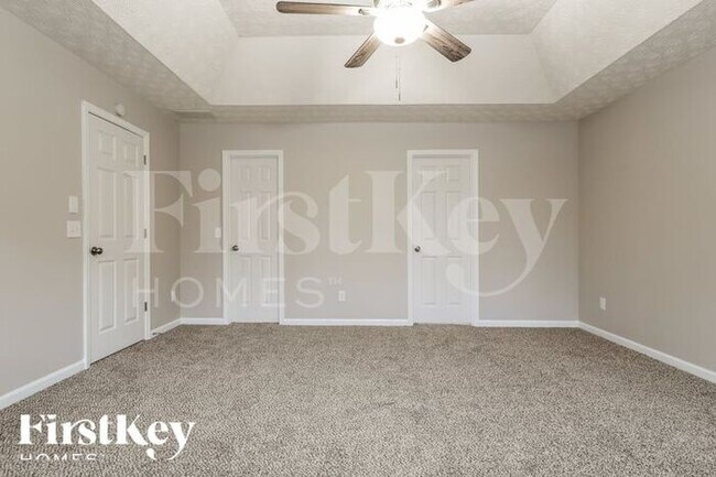 Foto del edificio - 650 Castlebrooke Dr SE