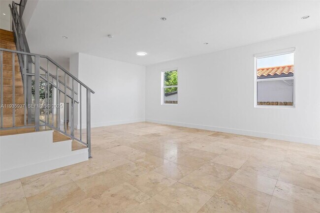 Foto del edificio - 2784 SW 34th Ave