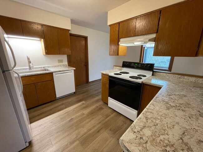 Foto del edificio - Kingston Ct 748-750
