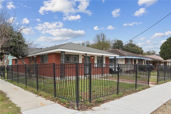 Foto del edificio - 7551 Oak St