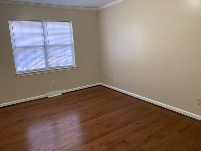 Foto del edificio - 230 Asbury Ave