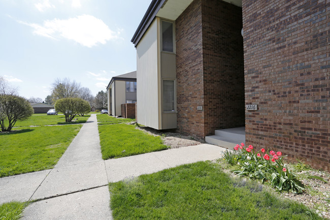 Foto del edificio - Westchester Townhouses