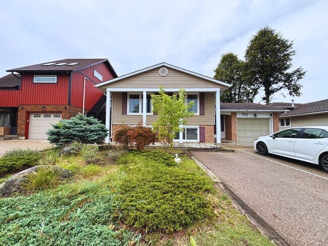 Building Photo - 255 Blackhorne Dr