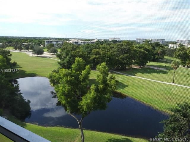 Primary Photo - 4015 W Palm Aire Dr