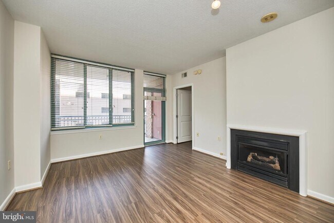 Foto del edificio - 851 N Glebe Rd