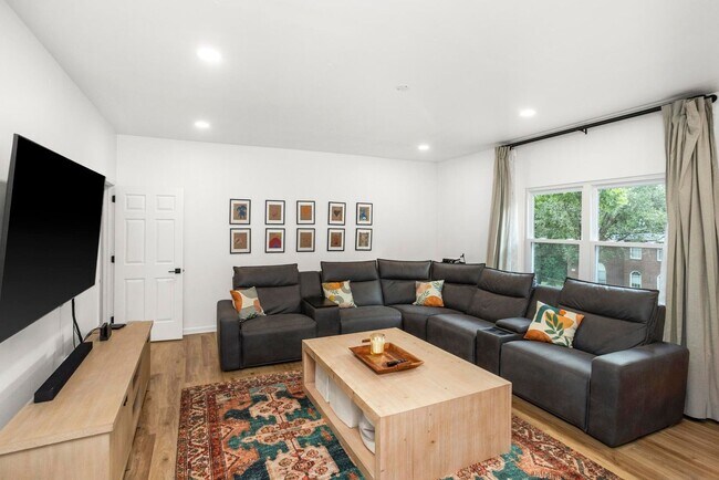 Foto del edificio - 1009 Elmshade Ln
