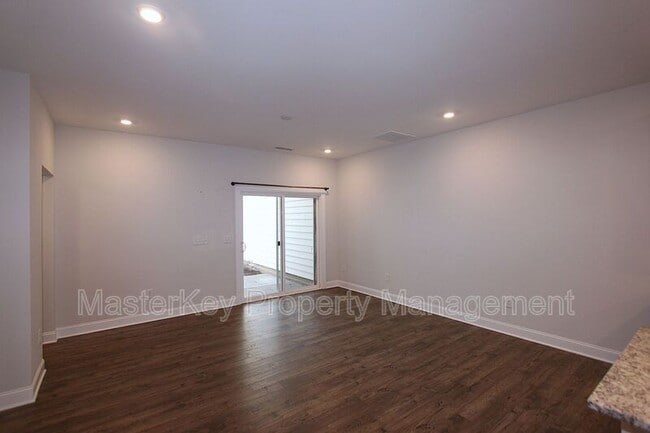 Building Photo - 1328 Farm Pond Trail