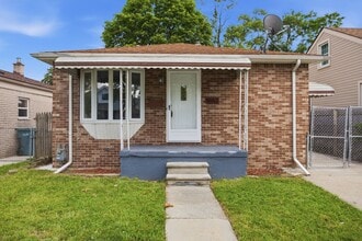 Building Photo - 1663 Wilson Ave