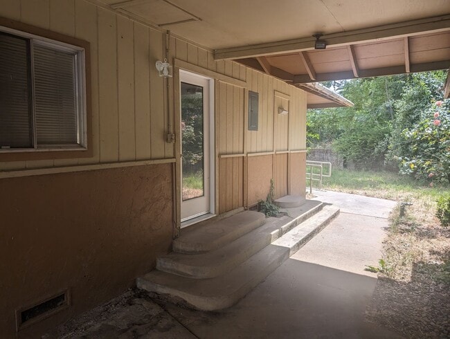 Building Photo - 0176