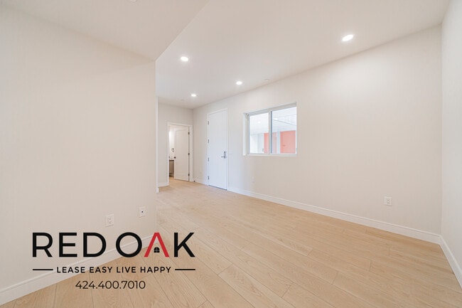 Foto del edificio - 5320 Cartwright Ave