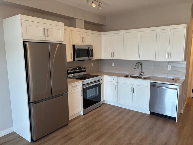 Building Photo - 1 Bed 1 Bath Unit in Calgary, AB
