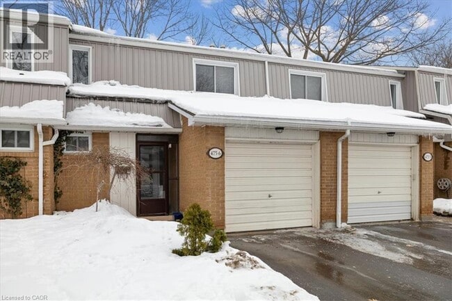 Building Photo - 475 Woodview Rd